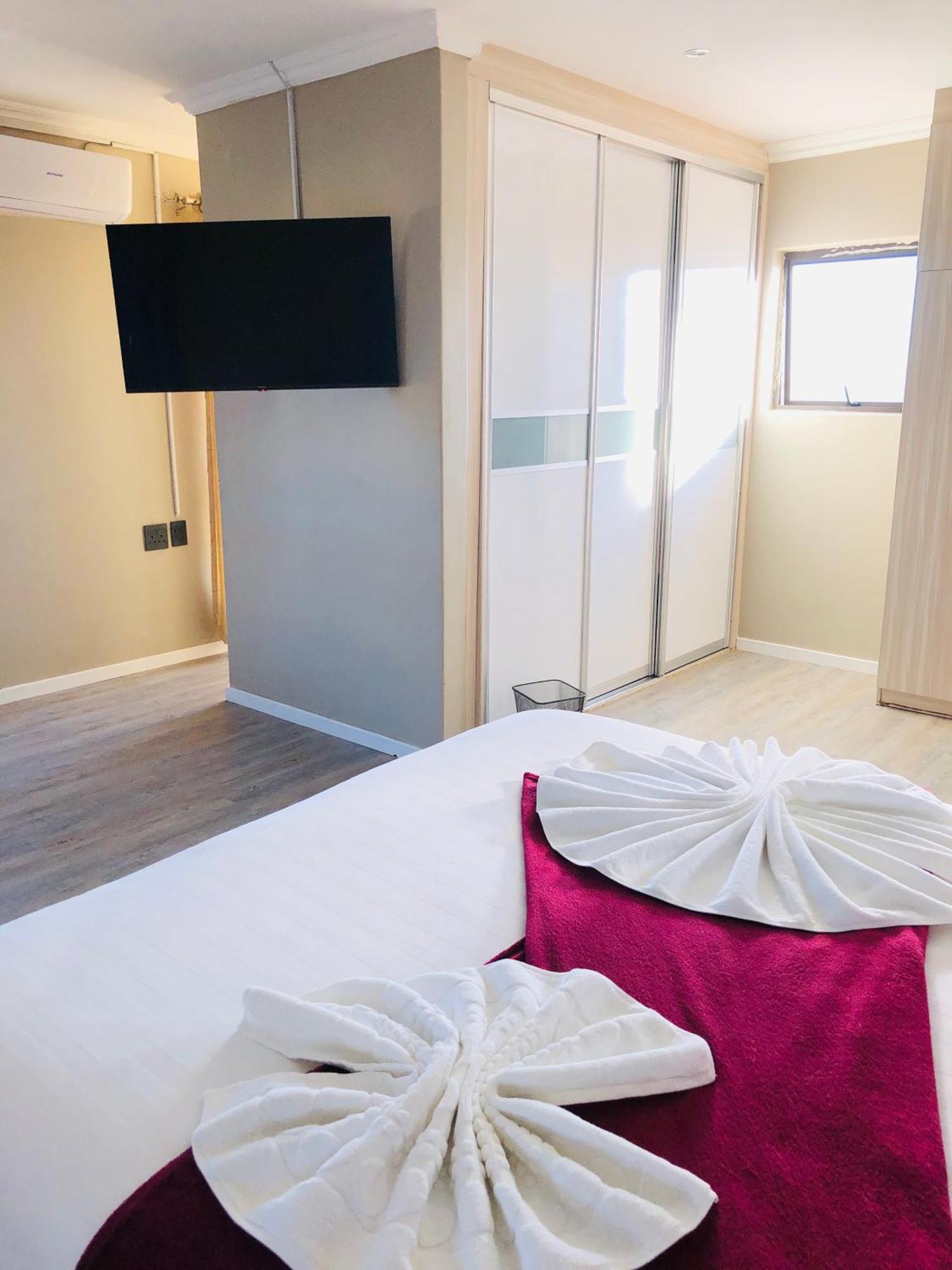 Gabz Airport Inn Gaborone Zewnętrze zdjęcie